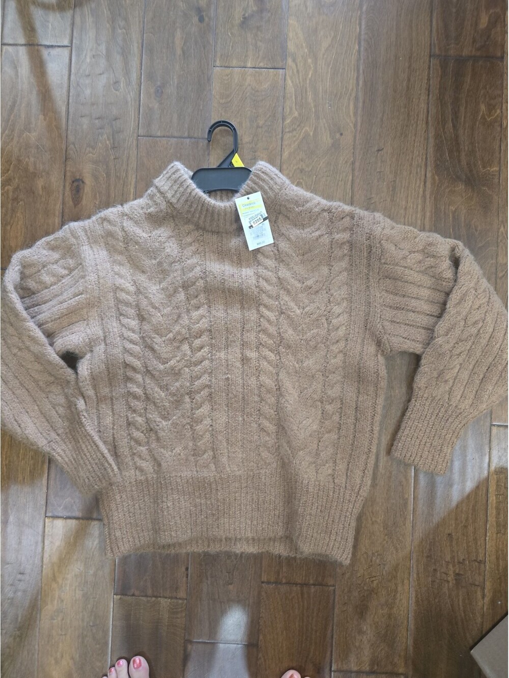 Medium brands new women's sweater from target item 205G3